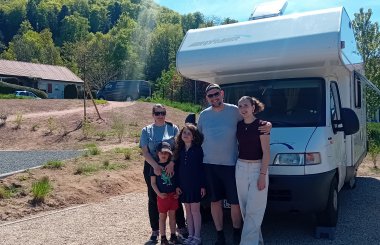 Tourisme : Rencontre avec une famille de camping-cariste.