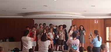Cérémonie de remise des permis piéton et permis internet aux élèves de Institution Jeanne d'Arc Bruyères