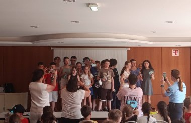 Cérémonie de remise des permis piéton et permis internet aux élèves de Institution Jeanne d'Arc Bruyères