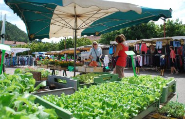 MARCHÉ HEBDOMADAIRE